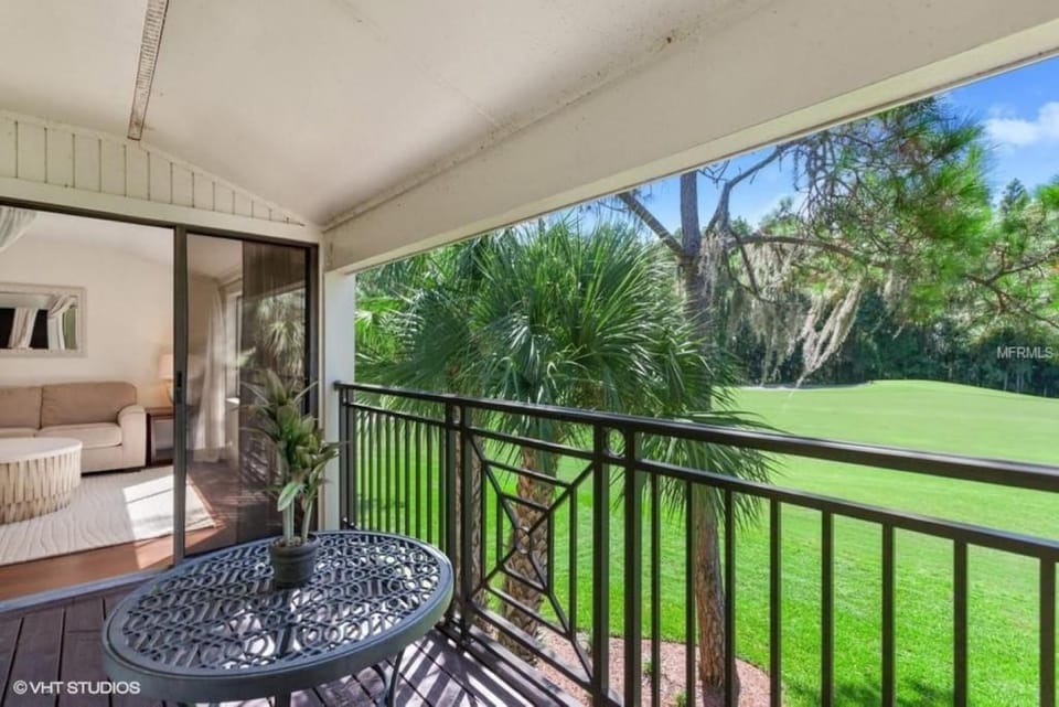 Saddlebrook Golf Course view Condo with Kitchen Apartment in Wesley Chapel