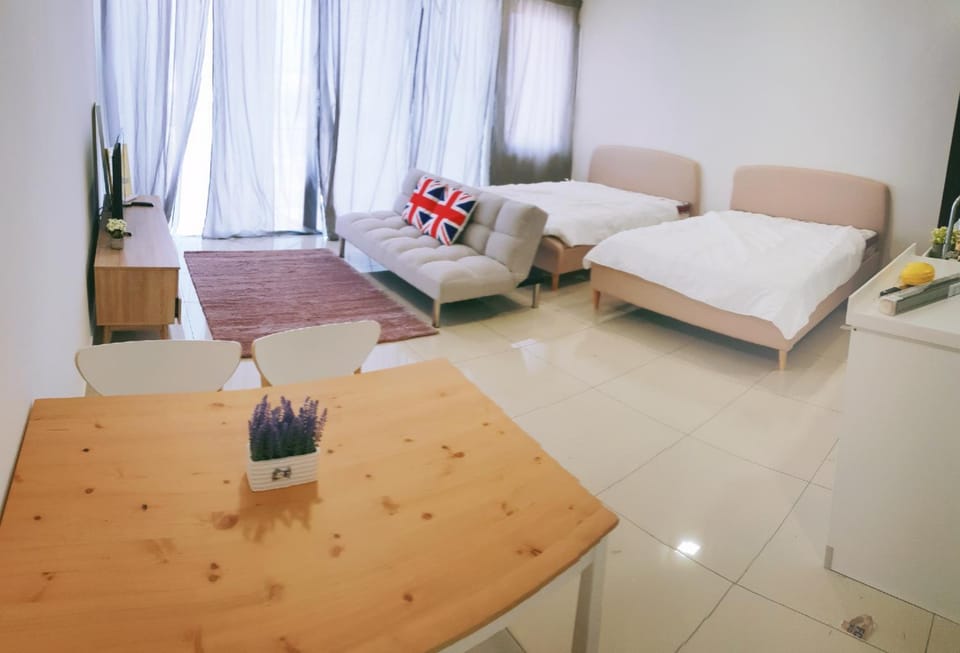 Trefoil Setia Alam- Simple No 5- Near Setia City Mall & Convention Centre Hotel in Selangor, Malaysia