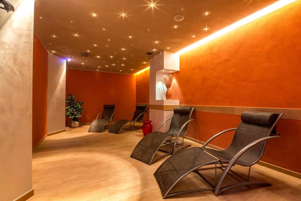 Spa and wellness centre/facilities, Swimming pool