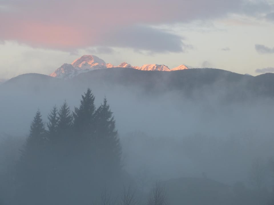 Splendide vue Pyrénées, Rez de jardin 2 chambres Apartment in Occitanie