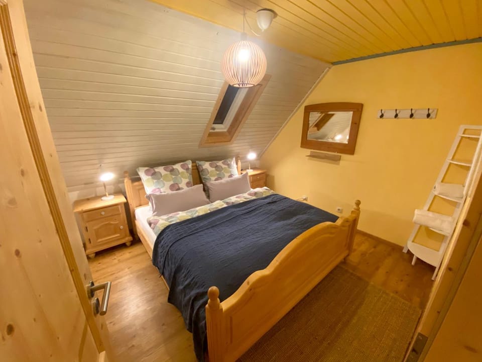 Bed, Bedroom