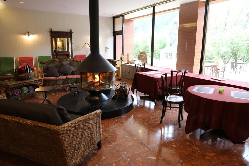Communal lounge/ TV room, Lobby or reception, Lounge or bar