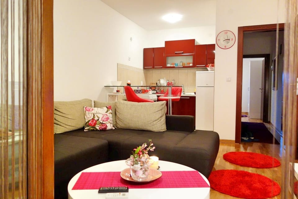 Kitchen or kitchenette, Living room, Seating area