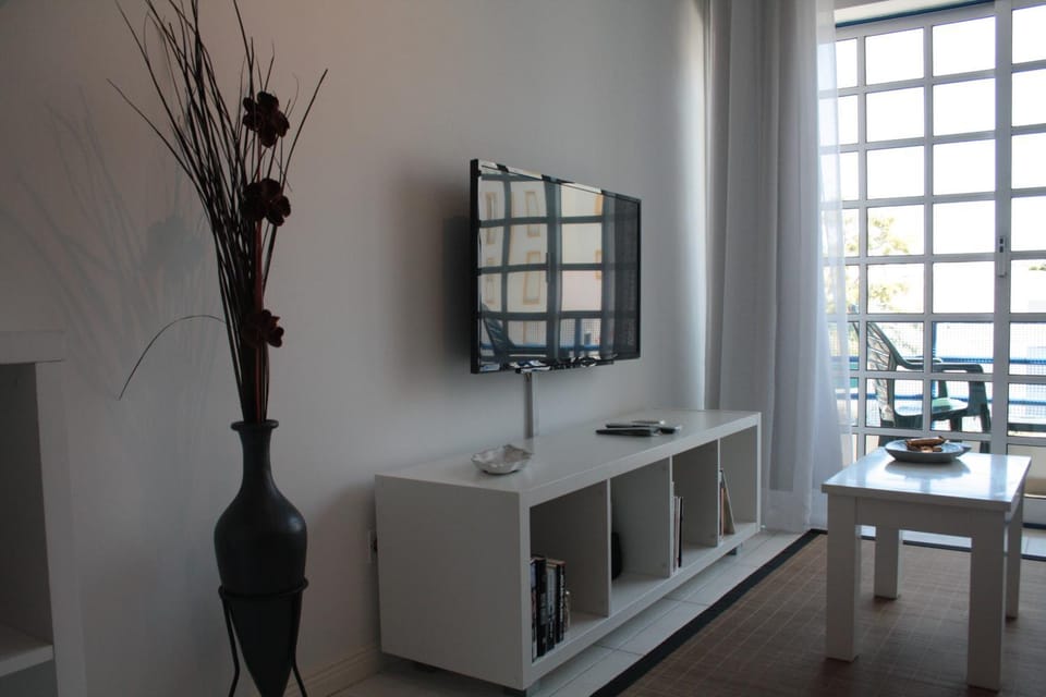 Communal lounge/ TV room, Balcony/Terrace