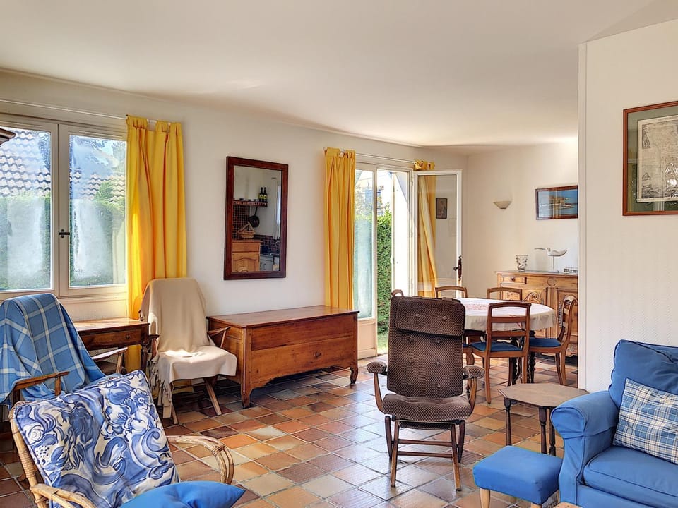 Maison Plain-Pied avec Jardin, 500m Plage, 3 Ch, 6 Pers, WiFi, Stationnement, Proche Mont-Saint-Michel - FR-1-361-160 House in Jullouville