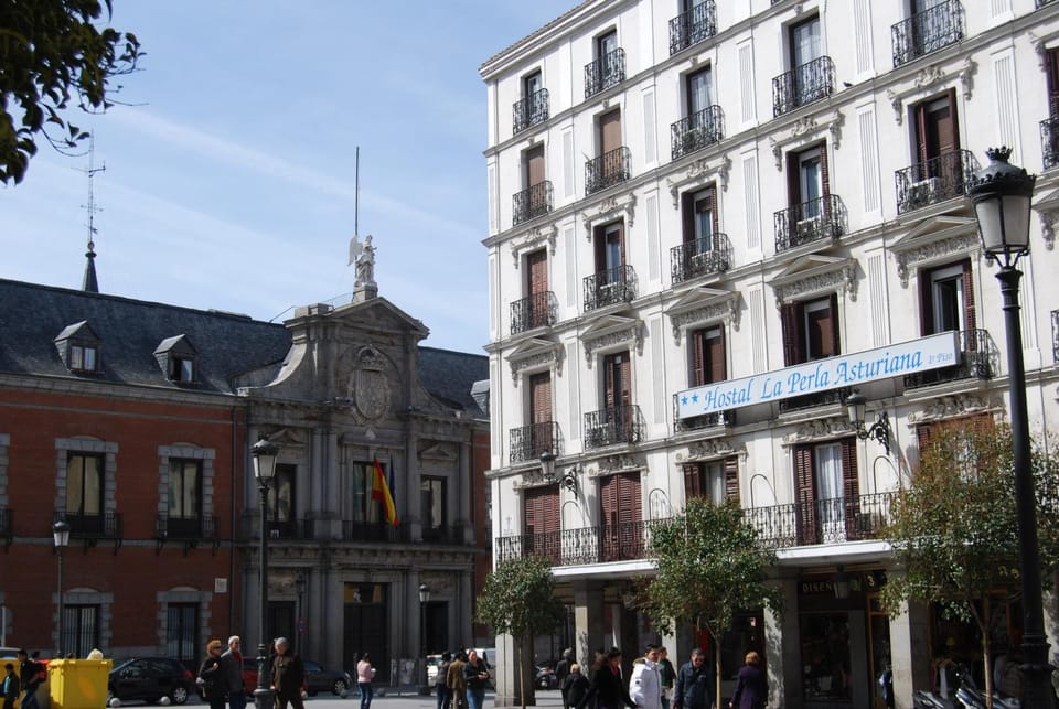Facade/entrance, Balcony/Terrace