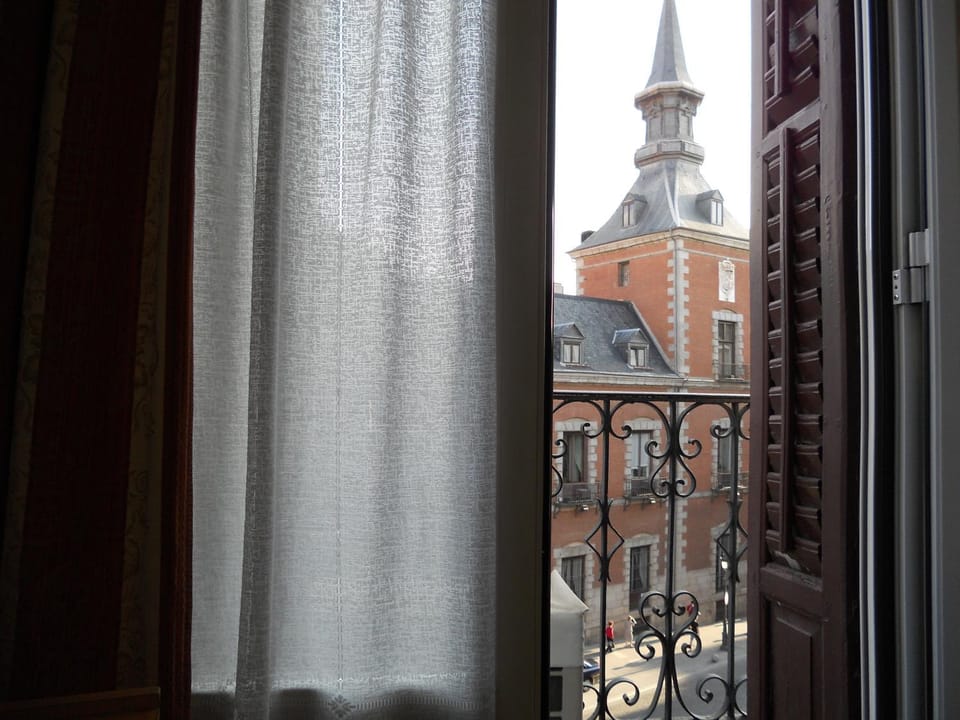 Hostal La Perla Asturiana Bed and Breakfast in Centro