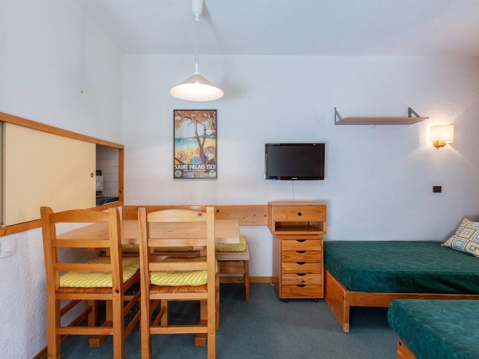 Studio divisible 27m², 4 lits simples, balcon, skis aux pieds, proche commerces, Laitelet, Méribel - FR-1-355-16 Apartment in Les Allues
