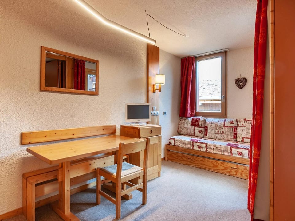 Studio ski-in/ski-out, balcon, divisible, Laitelet - FR-1-355-26 Apartment in Les Allues
