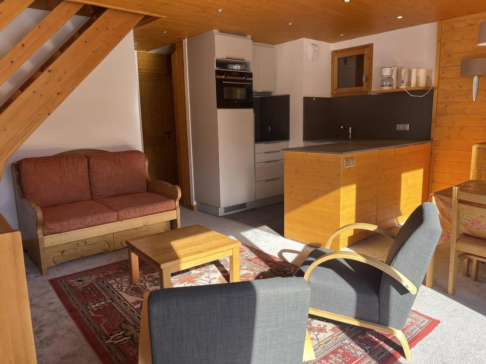Appartement 3 étoiles à Méribel : 4 chambres, balcon, proche pistes - FR-1-355-49 Apartment in Les Allues