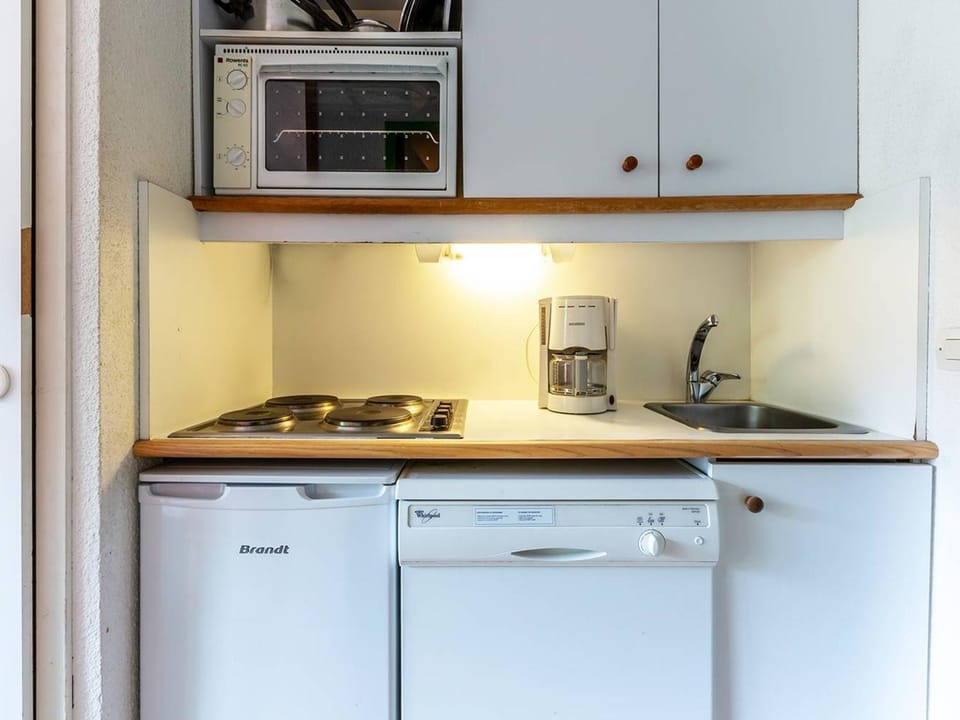Appartement confortable, pieds des pistes, balcon, casier à skis - FR-1-355-58 Apartment in Les Allues