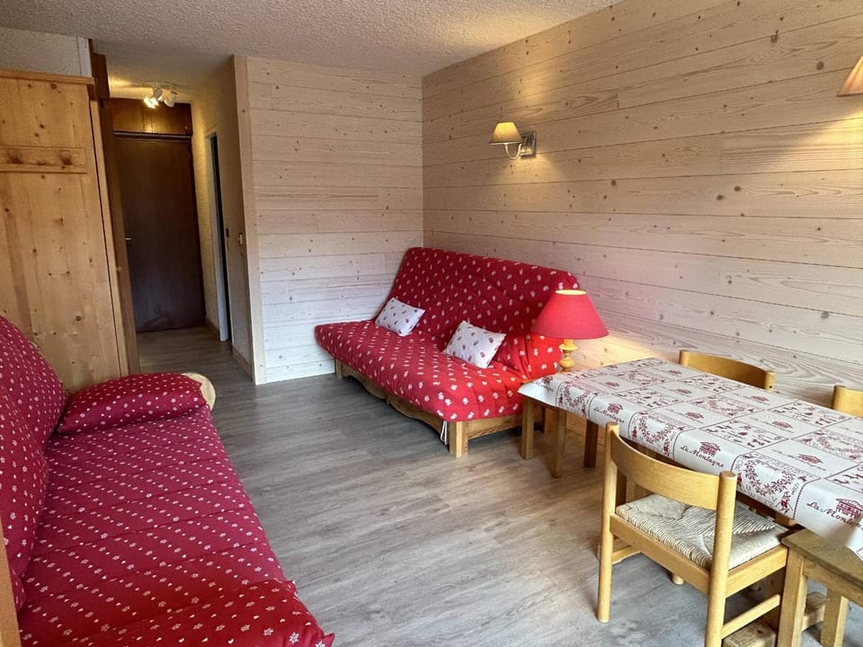 Appartement confortable au centre de Méribel, proche pistes - FR-1-355-81 Apartment in Les Allues