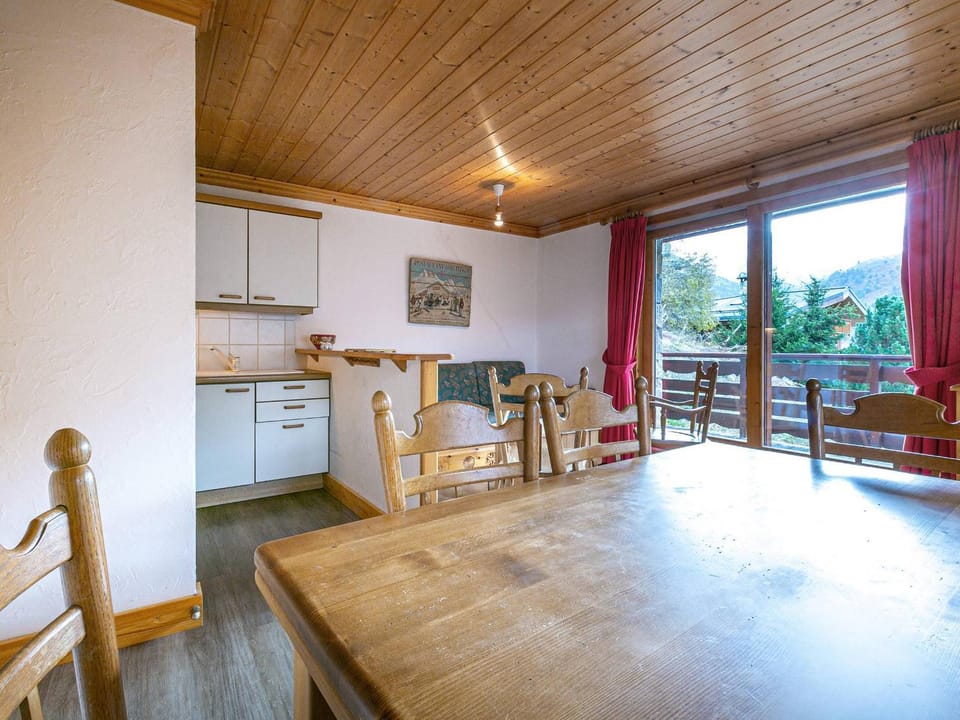 Appartement familial - 2 chambres, balcon, proche pistes, Méribel - FR-1-355-96 Apartment in Les Allues