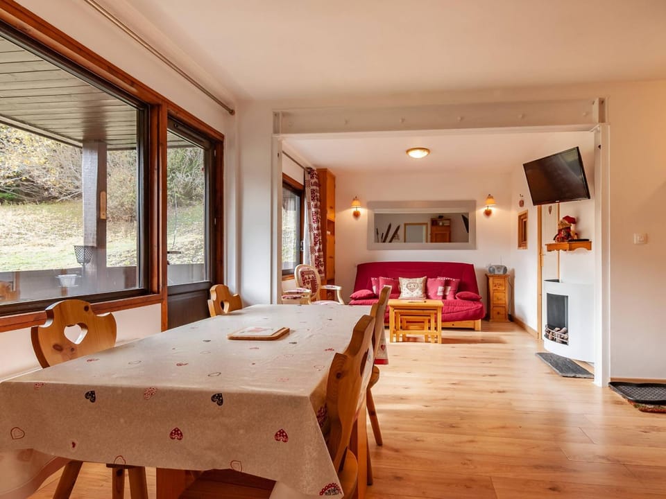 Appartement skis aux pieds avec double balcon près de Méribel - FR-1-355-101 Apartment in Les Allues