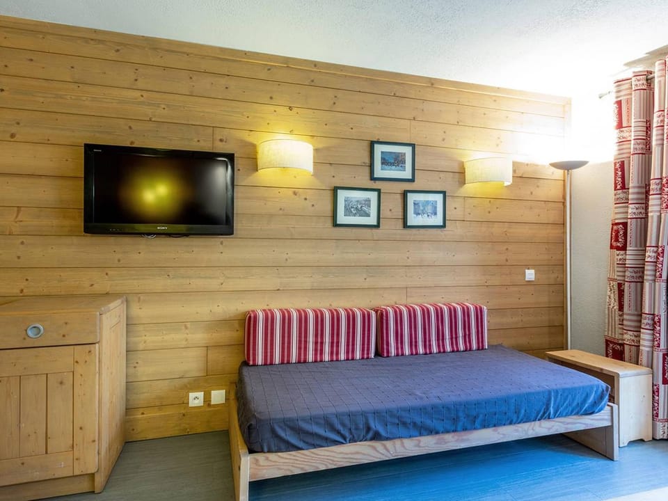 Appart cosy Méribel - balcon, proche pistes, ascenseur, casier à ski - FR-1-355-129 Apartment in Les Allues