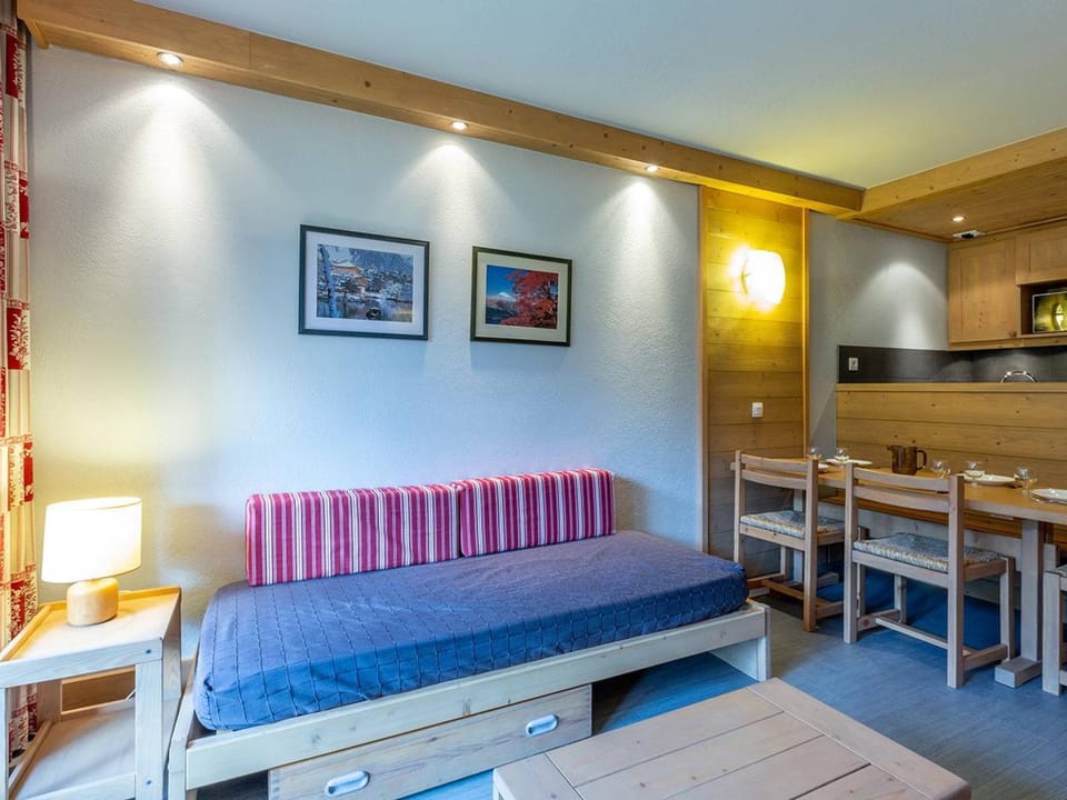 Appart cosy Méribel - balcon, proche pistes, ascenseur, casier à ski - FR-1-355-129 Apartment in Les Allues