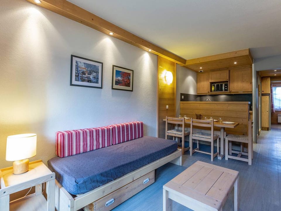 Appart cosy Méribel - balcon, proche pistes, ascenseur, casier à ski - FR-1-355-129 Apartment in Les Allues