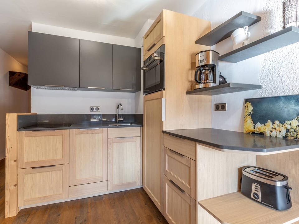 Charmant duplex 8 pers. skis aux pieds à Méribel Mottaret, balcon, cuisine équipée, animaux admis - FR-1-355-141 Apartment in Les Allues