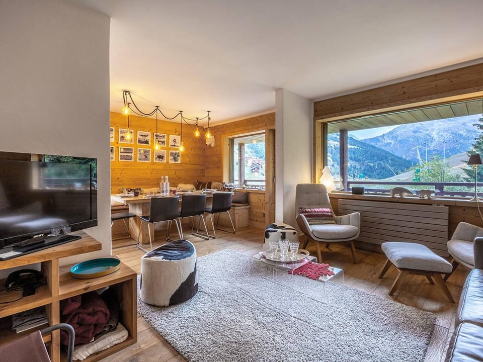 Grand appartement Meribel, au pied des pistes, parking inclus - FR-1-355-143 Apartment in Les Allues