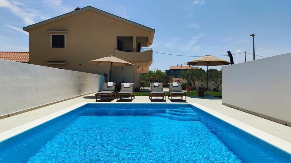 Property building, Swimming pool