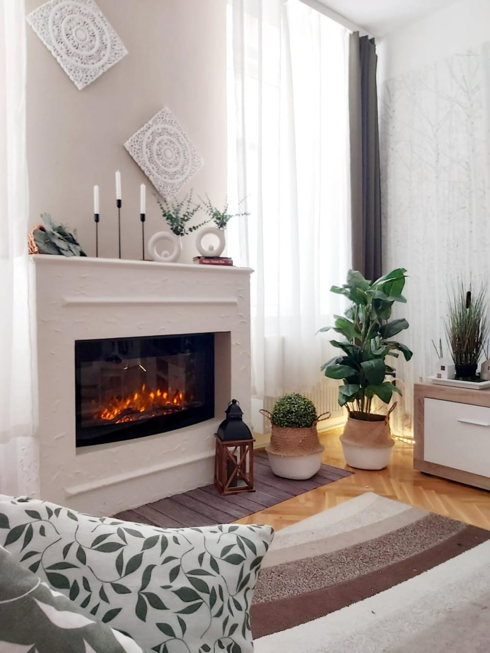 Living room, fireplace