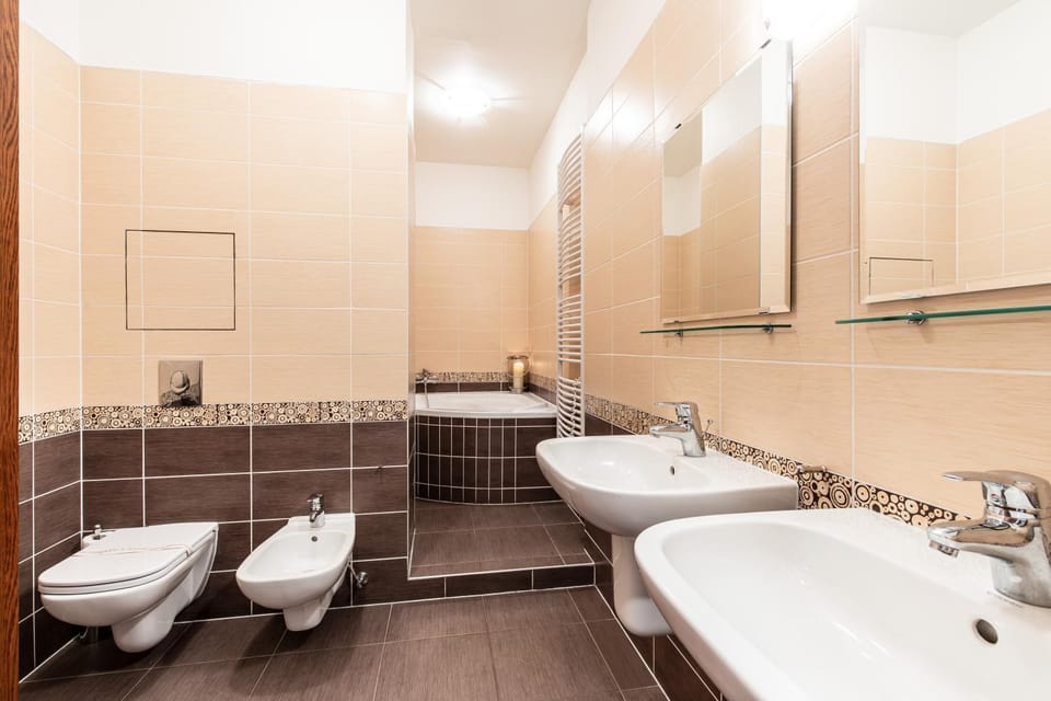 Toilet, Bathroom, Bath