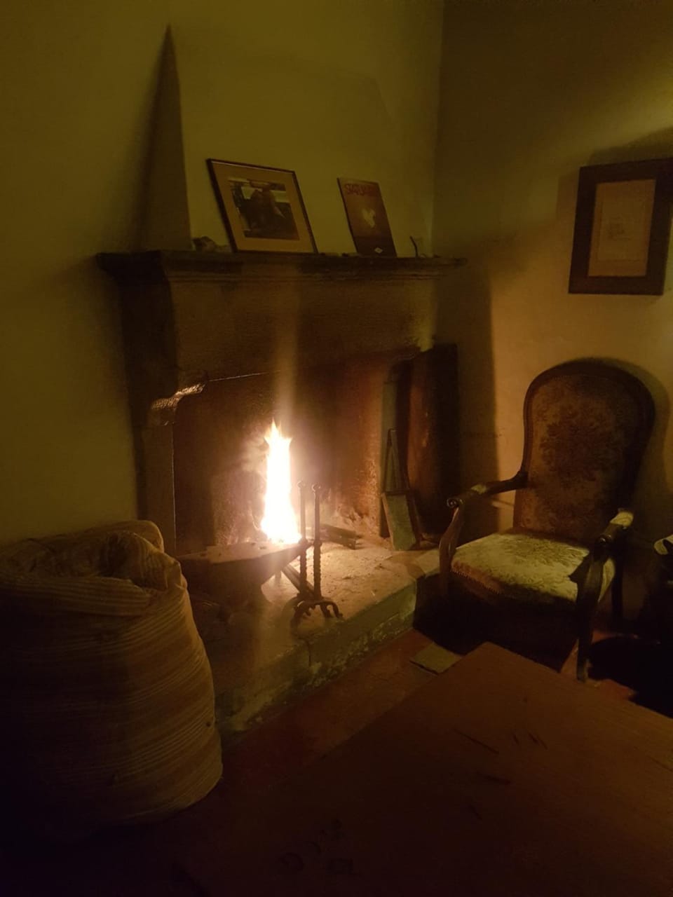 Decorative detail, Breakfast, fireplace, kitchen