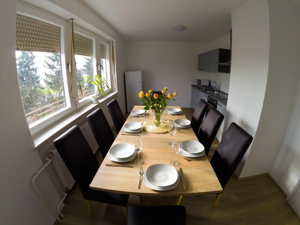 Kitchen or kitchenette, Decorative detail, Dining area, internet, kitchen