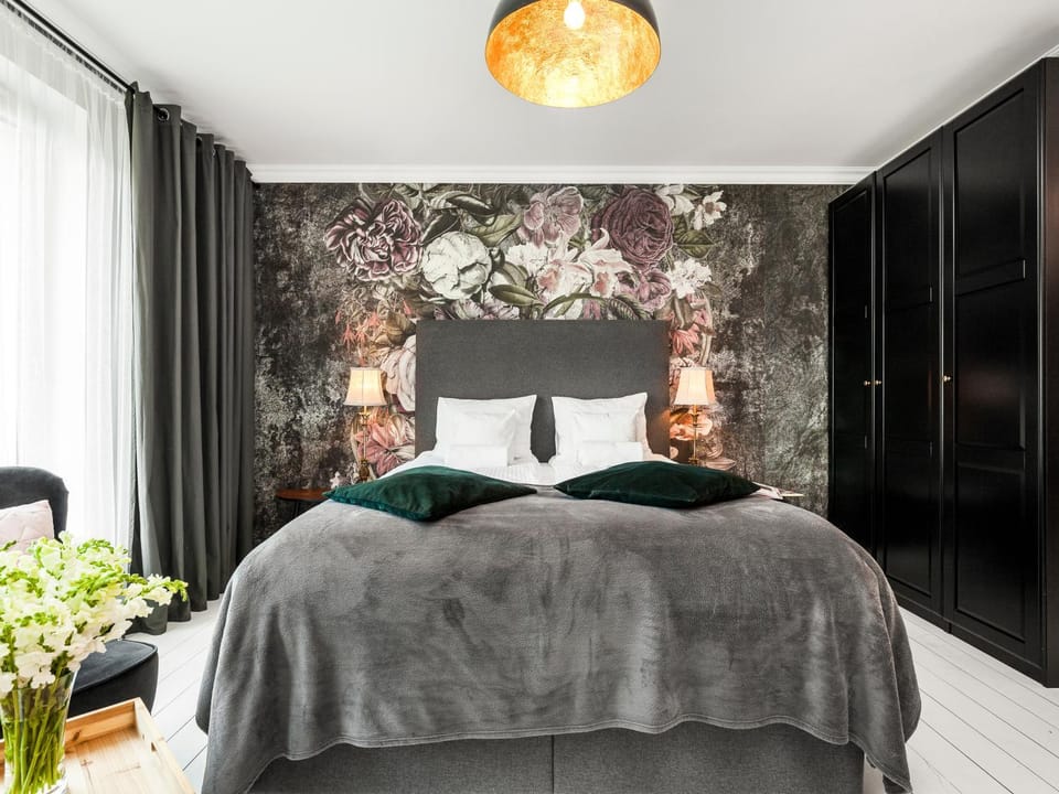 Bed, Other, Photo of the whole room, Decorative detail, Bedroom