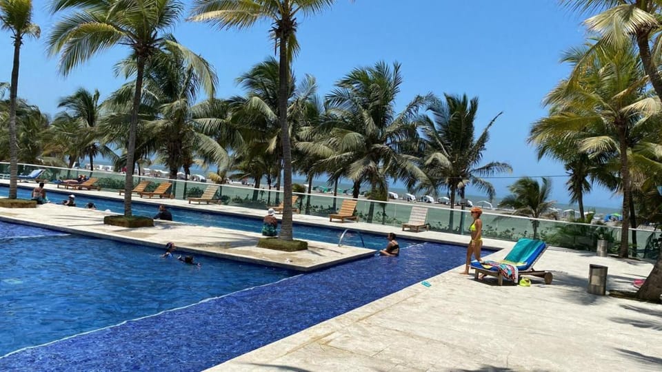 Edificio acceso directo al mar primera linea de playa 2 habitaciones Apartment in La Boquilla