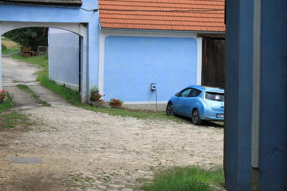 Facade/entrance