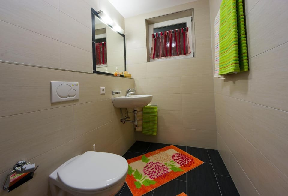 Toilet, Bathroom