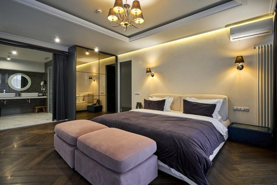 Bed, Photo of the whole room, Bedroom, wardrobe, air conditioner