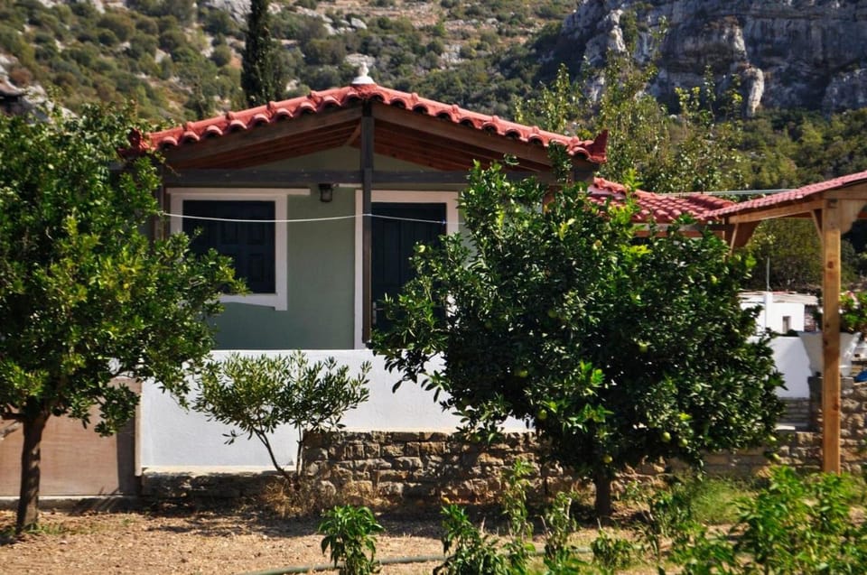 Katina Balos Rooms-Studios Apartment in Samos, Greece