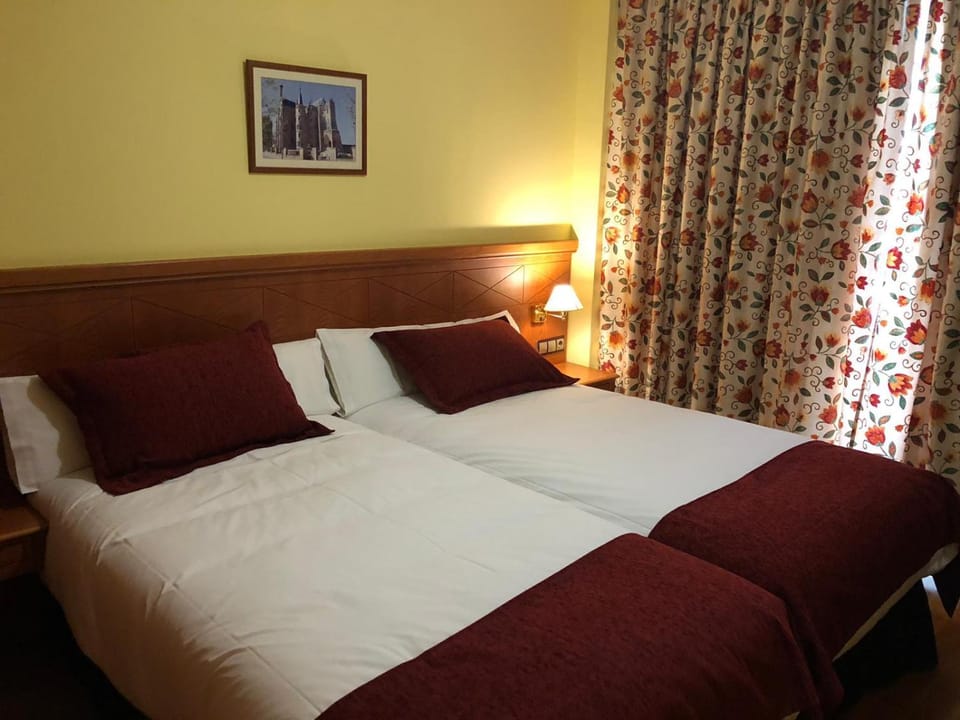 Photo of the whole room, Decorative detail