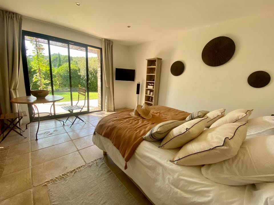 Chambres et tables d'hôtes , spa et séjour bien être , Le Clos de la Chèvre Sud Bed and Breakfast in La Cadière-d'Azur