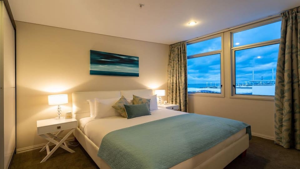 Princes Wharf's truly stunning North-West Loft Apartment in Auckland