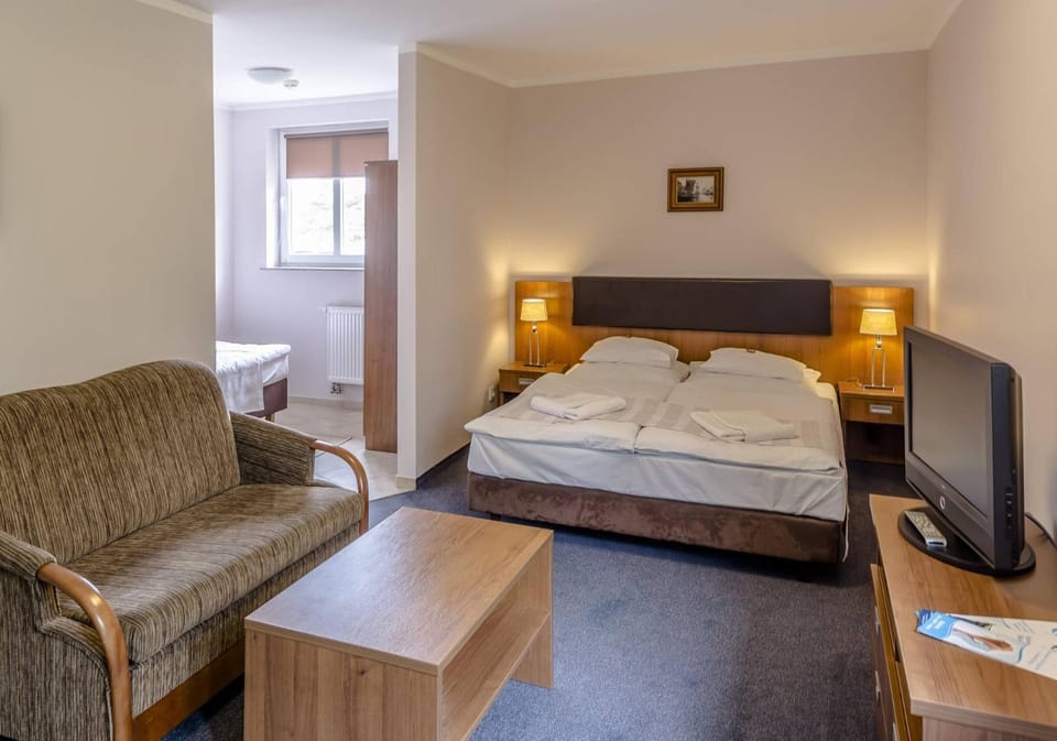 Living room, Photo of the whole room, Bedroom