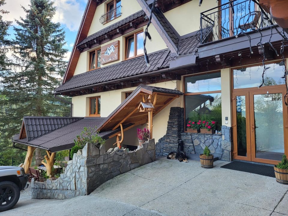 Property building, Facade/entrance