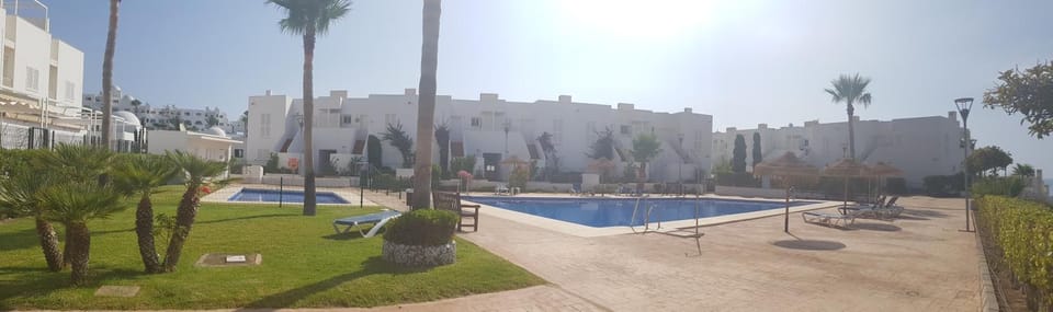 Swimming pool, Swimming pool