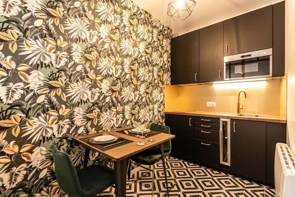 MM Suites Marlot Apartment in Reims