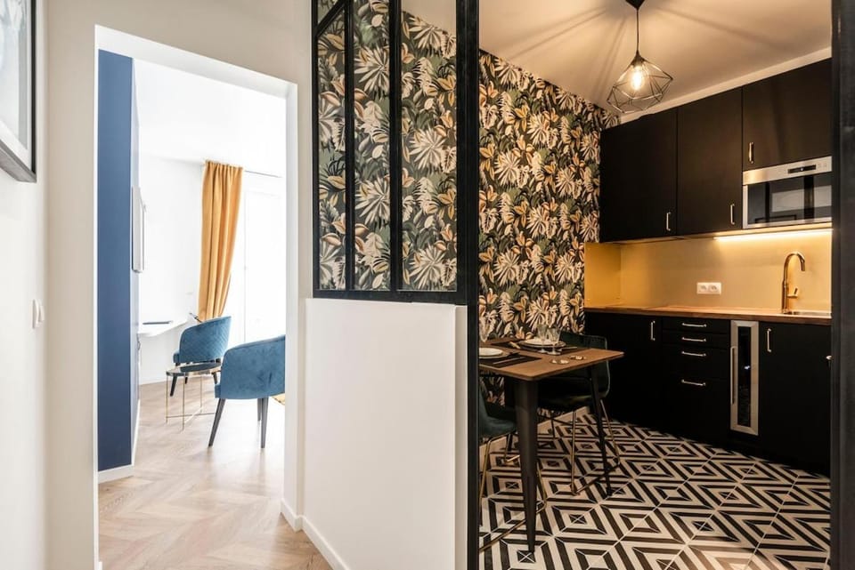 MM Suites Marlot Apartment in Reims