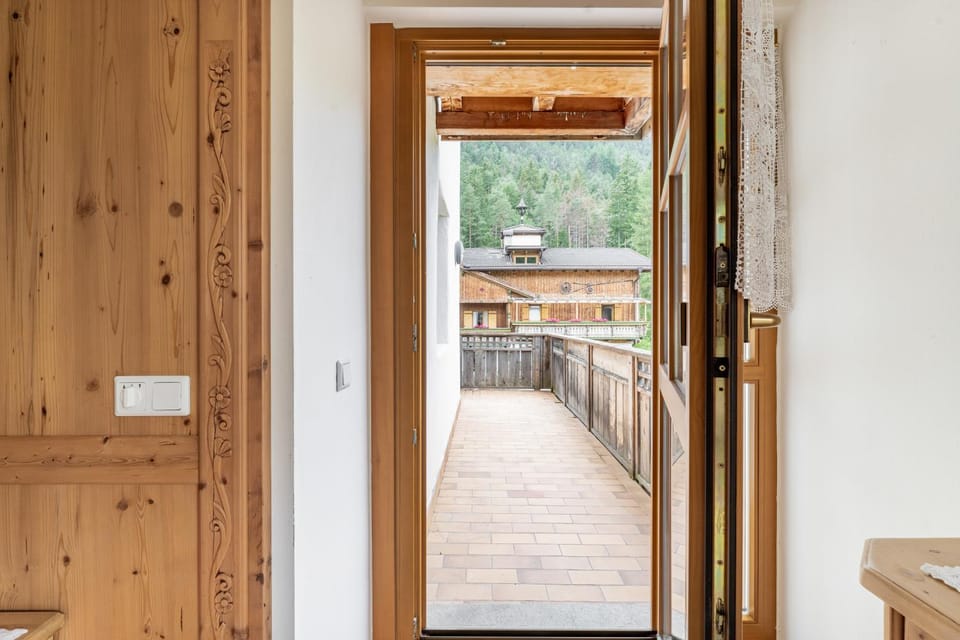 View (from property/room), Balcony/Terrace, Garden view