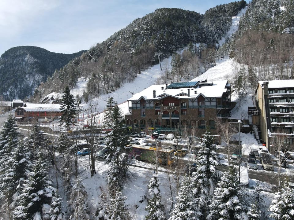 Property building, Natural landscape, Bird's eye view, Mountain view
