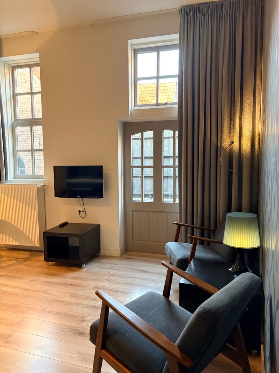 TV and multimedia, Seating area