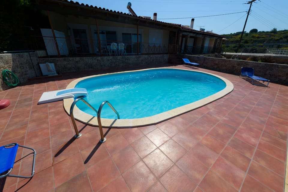 Swimming pool, Swimming pool