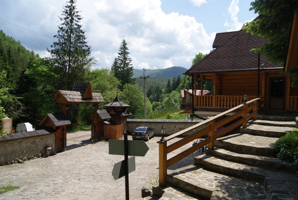 Property building, Natural landscape, Mountain view