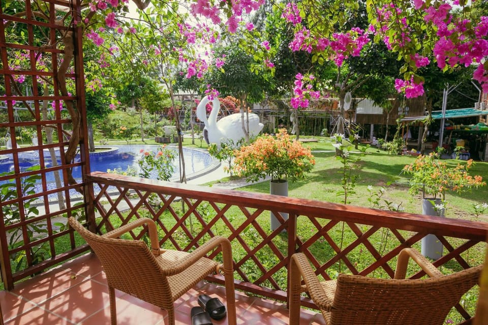 Day, Natural landscape, View (from property/room), Balcony/Terrace, Garden view, Pool view