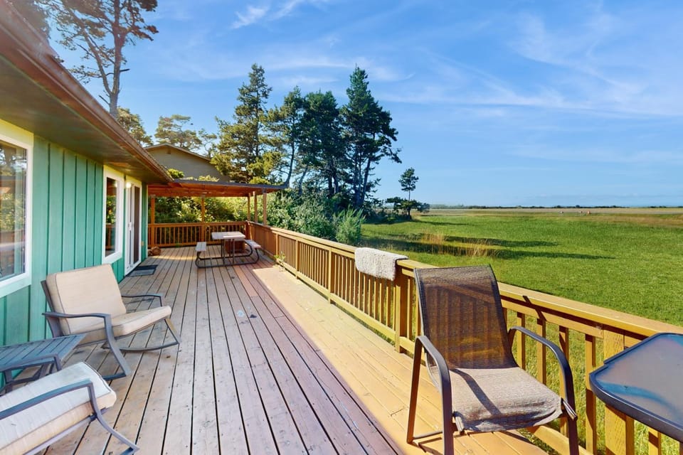 Surfer's Â Landing House in Westport