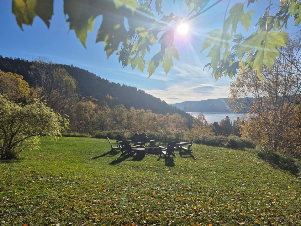 Villa de la Montagne VUE sur le Fjord House in Quebec